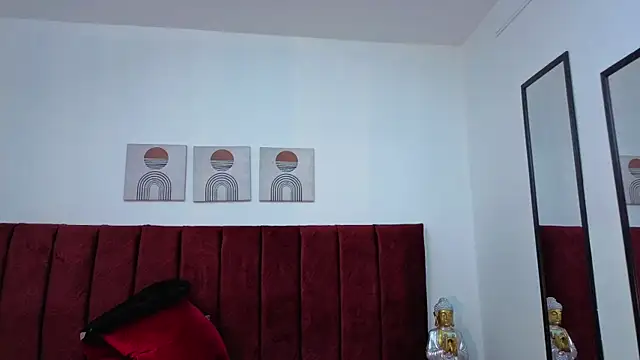 selena_castillo's cam snapshot