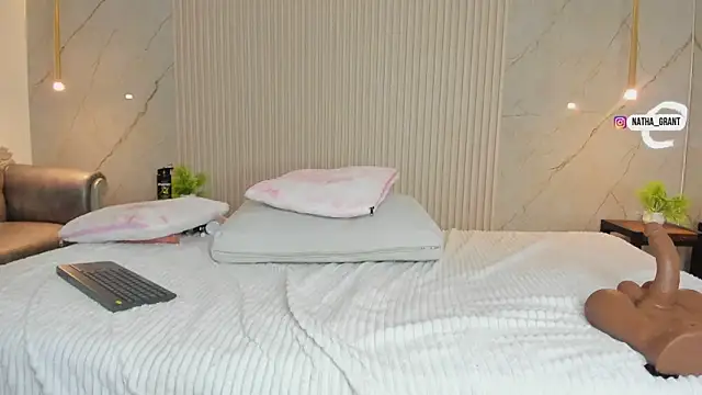 nathassa_grant's cam snapshot