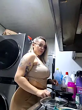 CurvyLust_x's cam snapshot