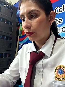 Alysson-- live sex cam