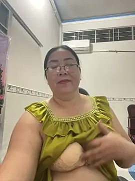 Alinat_'s cam snapshot