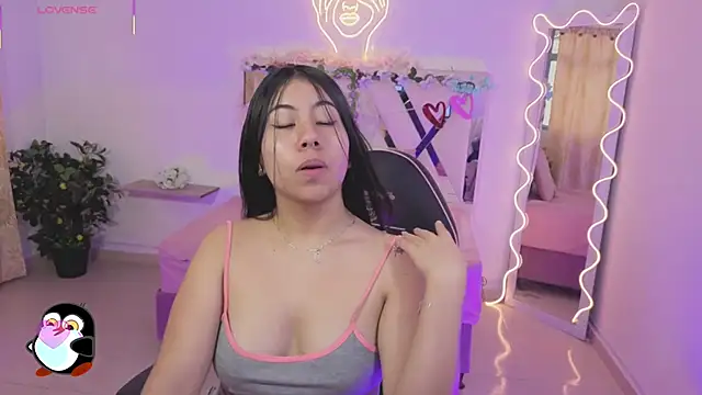 ZURY_TAY's cam snapshot