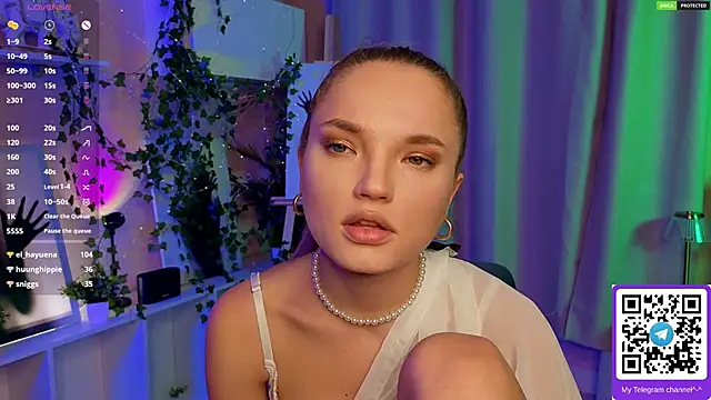 JulieLupo's cam snapshot