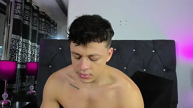 Angel_Cuervo live sex cam