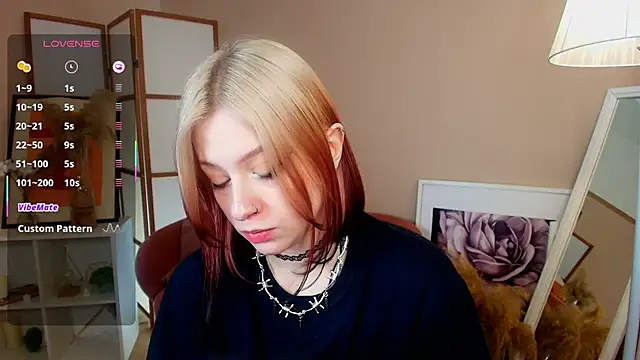 arielabradberry's cam snapshot