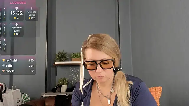 JessicaFoxie's cam snapshot