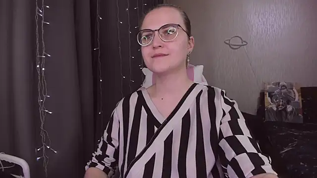 MissBrightShine's cam snapshot