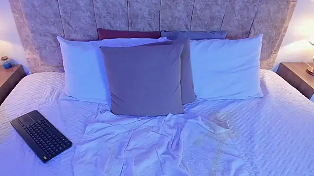 celeste_collins_'s cam snapshot