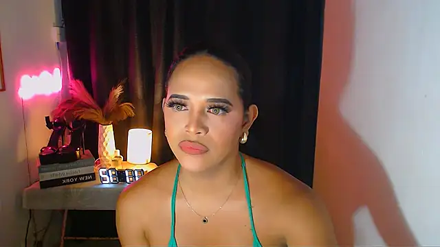 Lorainnelustts live sex cam