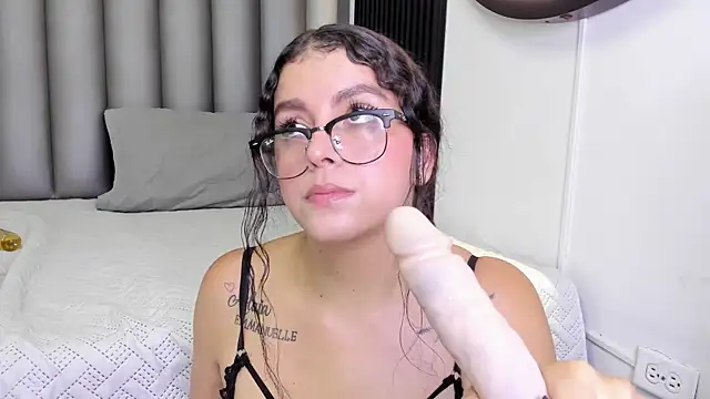 sarah_cleir's cam snapshot