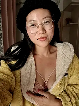 nini10052025's cam snapshot