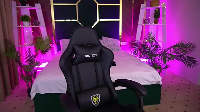 CuteeFoxy's cam snapshot