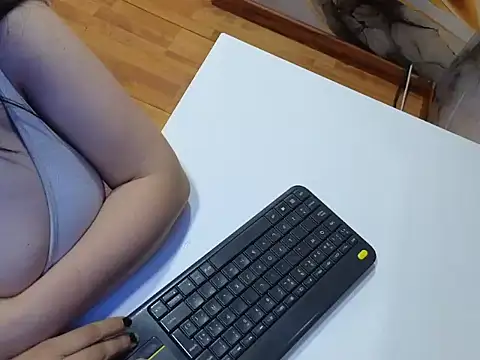 valery_cute_18's cam snapshot