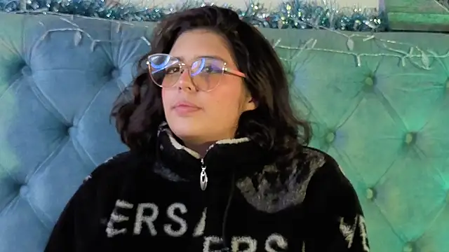 Paola_Lyon_'s cam snapshot