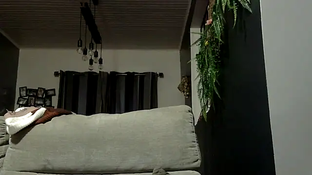 feline27's cam snapshot