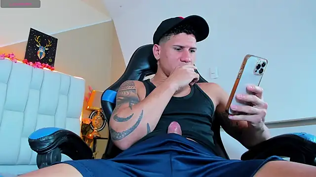 nakedfoam1's cam snapshot