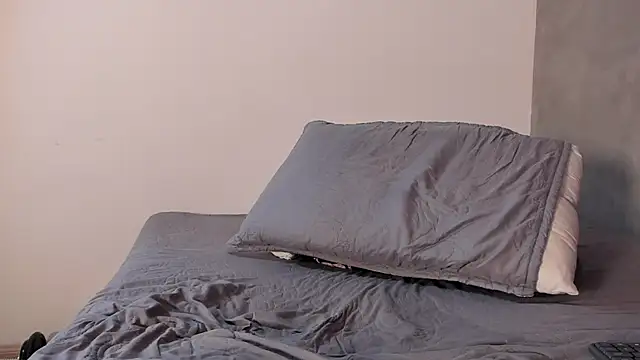 dylan_cross_'s cam snapshot