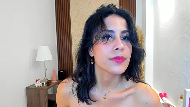 Thais_kim live sex cam