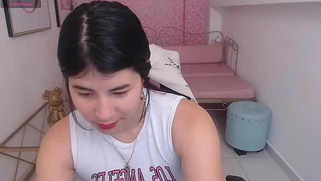 Nina_harpper_'s cam snapshot