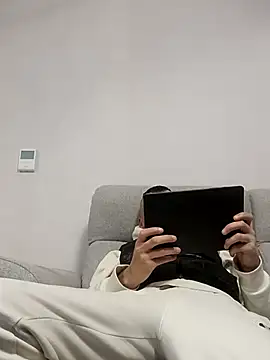 ANGELSANTAMARIA-'s cam snapshot