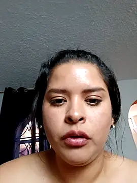 girlardiente93 live sex cam