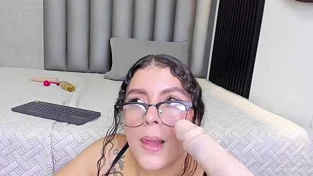 sarah_cleir's cam snapshot