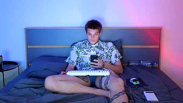 DENIS_HERE's cam snapshot