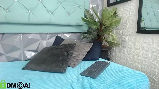 Amara__Hank's cam snapshot