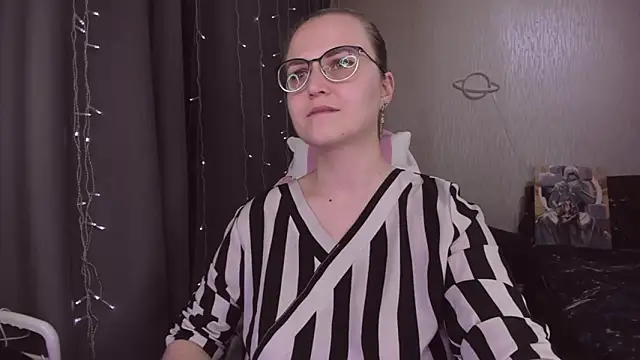 MissBrightShine's cam snapshot