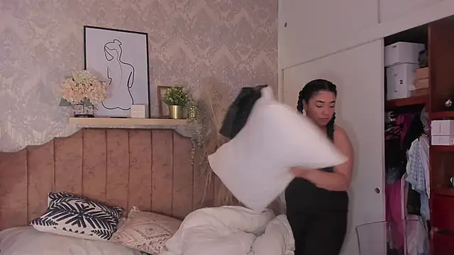 scarlet_miller1's cam snapshot