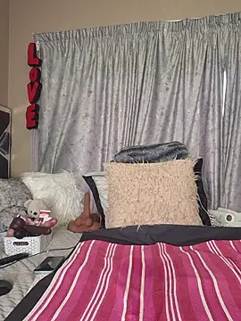 ThickianaRider live sex cam