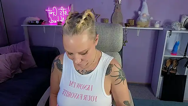 JaninaSecrets_ live sex cam