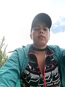 _andrea30 live sex cam