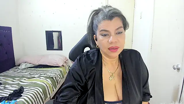 vikyadams's cam snapshot