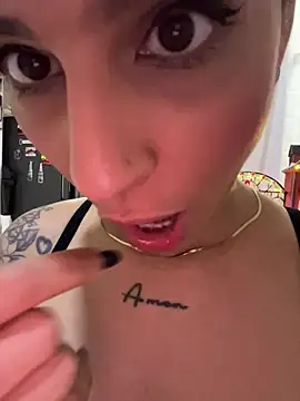 charlotte_stevenss_'s cam snapshot