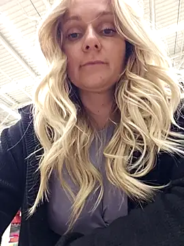 Bondgirl_013's cam snapshot