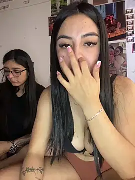 PamelaFtMia's cam snapshot