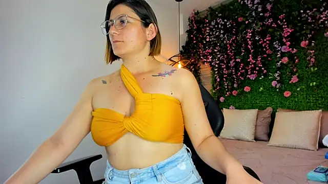 SarahDeyvis's cam snapshot