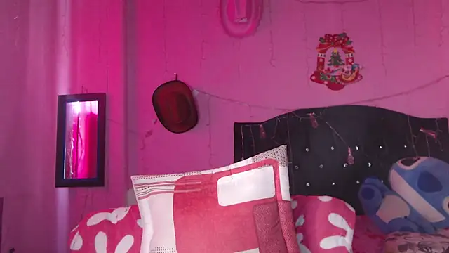 NikkiRous_'s web cam