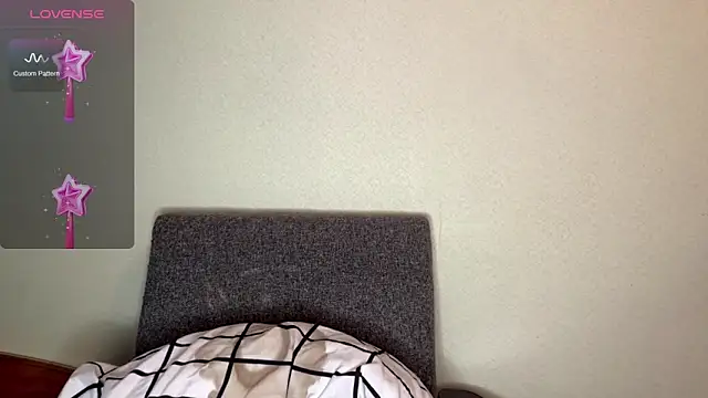 kittywithu's cam snapshot