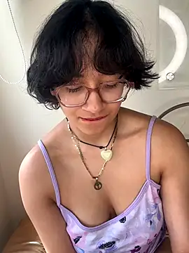 Lili_Gomez_'s cam snapshot