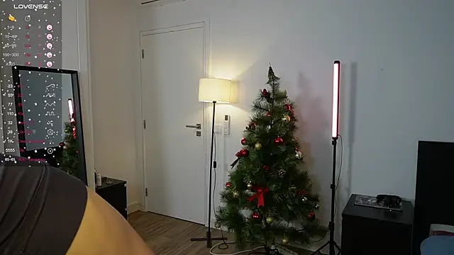 NeonyMuse's cam snapshot