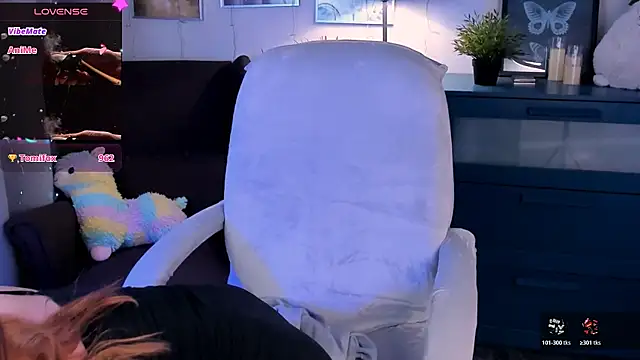 AlicePopsy's cam snapshot