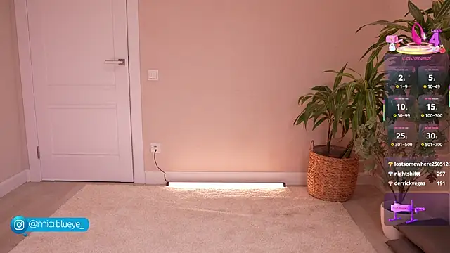 Miablueye live sex cam