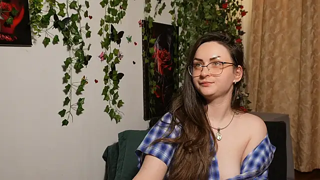 NaughtYHomemadE's cam snapshot