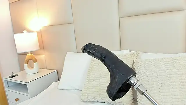 AntoniaRoss_'s cam snapshot