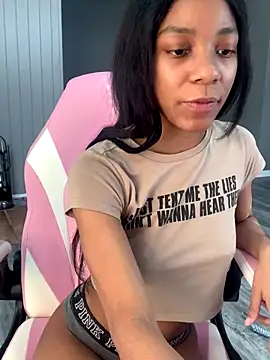 trinibarbieee's cam snapshot