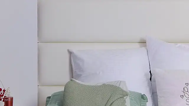 IsoldeBlis's cam snapshot