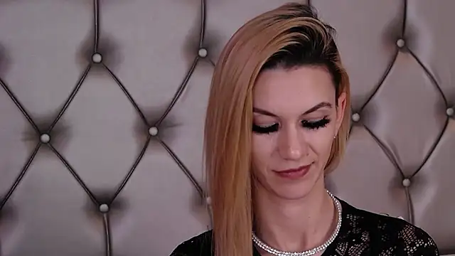 MayaHale's cam snapshot