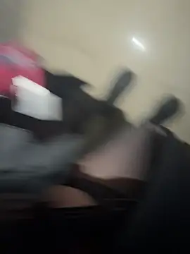 Yiyi-707's cam snapshot